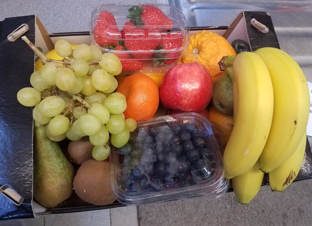 Colin Lunt Greengrocer is doing Grab &amp; Go pre packed  boxes: veg &amp; salad; or fruit.  From 16 Banks Rd (next to Marigold). Tues, Thurs, Sat 8-1
facebook.com/Colin-Lunt-Gre…