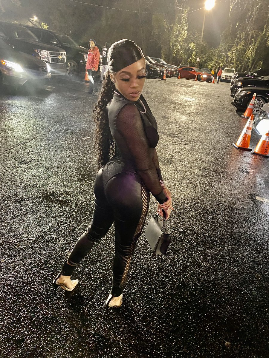 amillian_k's tweet photo. I’m ready to step back outside again , but this time imma do it better fasho 💎 I’m stepping HARDER⭐️ https://t.co/0GqYHFapEo