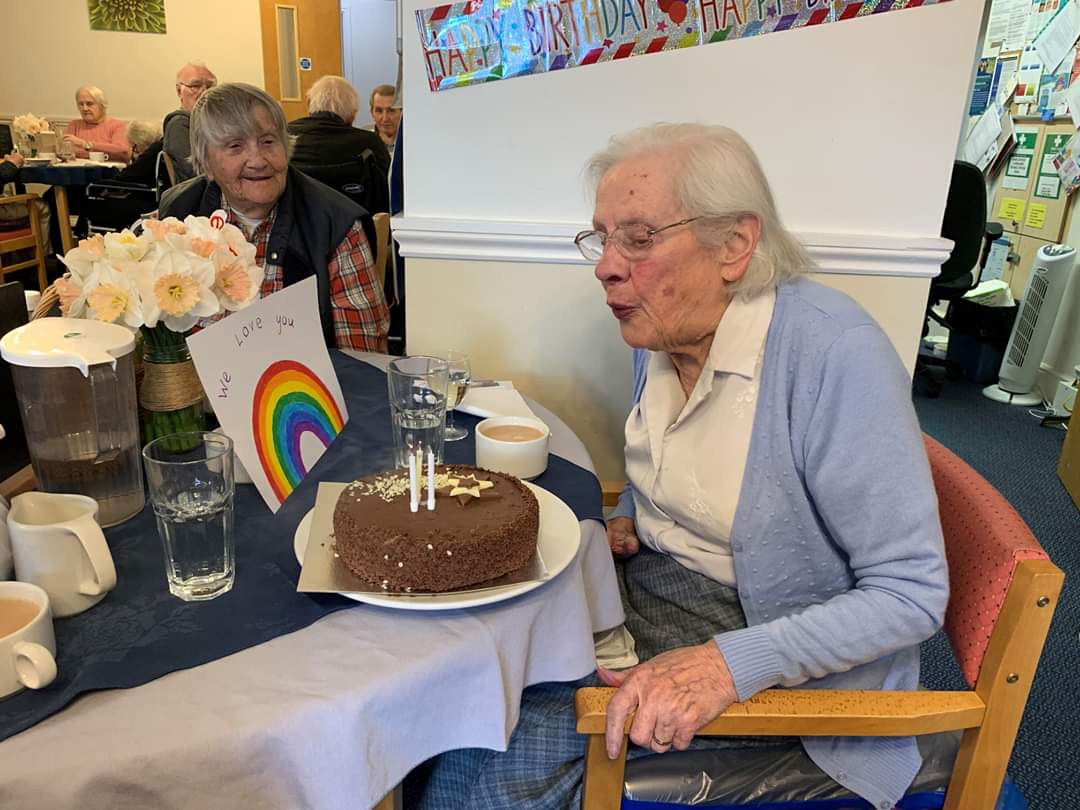 torcare's tweet photo. A belated @torcare Happy Birthday to the wonderful Margaret Sellick who is now 95 years young! :) #torcare #carework #birthday #cake #cornwall #residents https://t.co/hj4uedUeAt