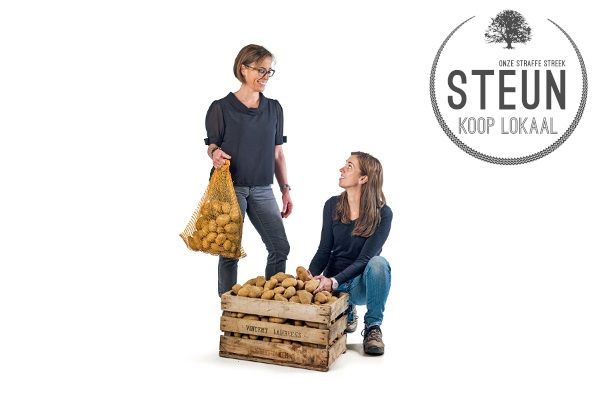StraffeStreek's tweet photo. Aardappelen Vanhoebroeck in Linter is open! Je kan er terecht van ma tem zat van 8u30 tot 18u! Samen met 3 andere producenten openden zij een openluchtwinkel. Je kan er aardappelen kopen, maar ook zuivelproducten, vlees, fruit &amp; groenten. Steun onze Straffe Streek en koop lokaal! https://t.co/xScvIlqWr1