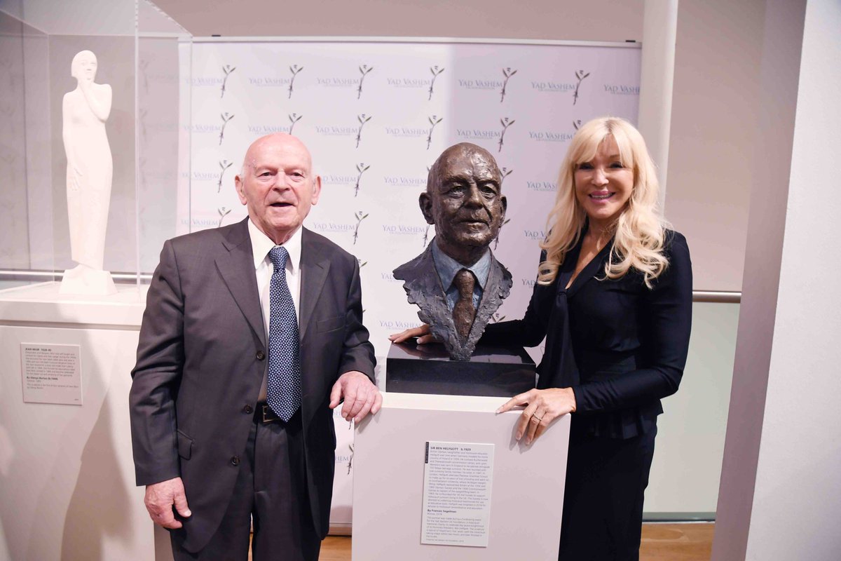 GloTIMETV_'s tweet photo. The Heads That Bear The Crown – Lady Petchey Holds The Key - https://t.co/GiR8qqauFx #Sculpture #TheQueen #SirKarlJenkins #DebbieMoore @pineappledance #HolocaustSurvivor #SirBenHelfgott https://t.co/Z9s4cbLo9p