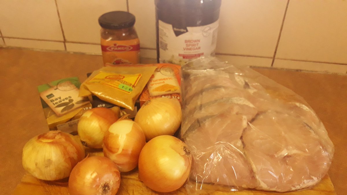 clarencesdb's tweet photo. Time to unlock the pickle fish! #wattscooking #LockdownSA #lockdowndiaries #picklefish https://t.co/2cJUvKdGPg