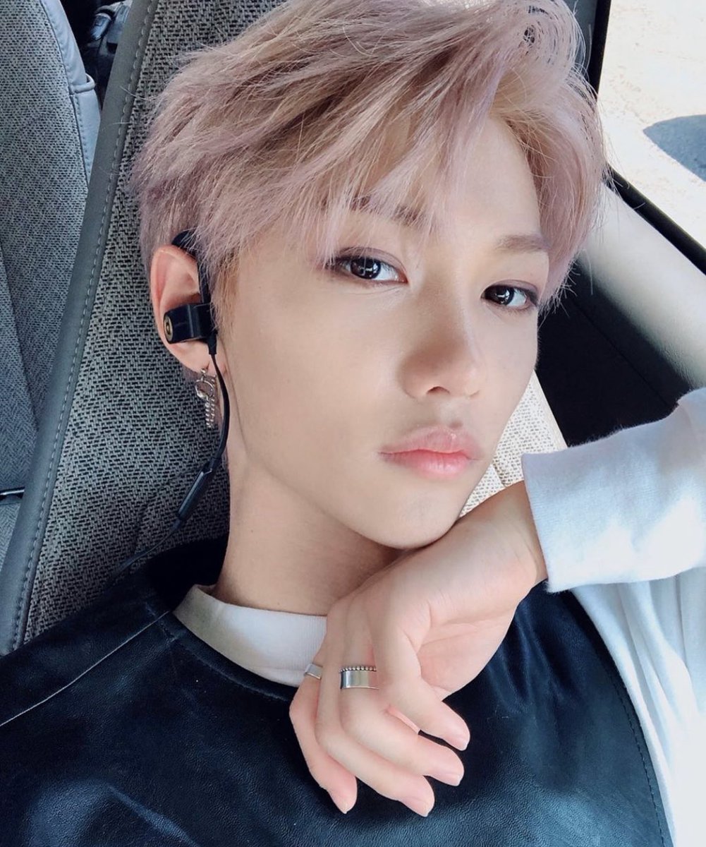 felix:- the tiktok star of his school and is part of sdg- gamer boy- twitch streams playing fortnite- goes to the source way to often- orders taro with no toppings- saturday nights are for the boys- the student athlete type of asian- secretly stans twice
