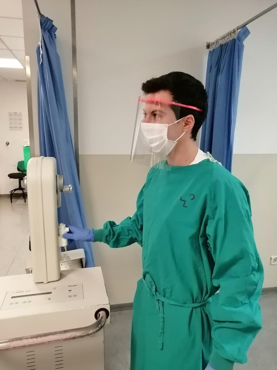 csapg_'s tweet photo. Al @csapg_ ja utilitzem les viseres i ganxos obreportes fets amb tecnologia 🖨 d’impressores 3D gràcies a les iniciatives #CoronavirusMakers #D3D 💪🏼⠀
⠀
💙Donem gràcies als més de 200 participants de la Comarca de l'Alt Penedès i el Garraf que han fet això possible 👏🏼👏🏼👏🏼 https://t.co/2lJK1vmso2