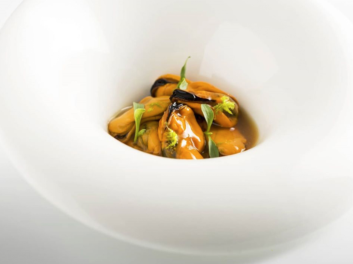 BonsFogonsGI's tweet photo. Musclos marinats amb llima i coriandre🌱una proposta de la mà de @restaurantmassana💥

👨🏻‍💻 https://t.co/aXMHFZ0WO1
#bonsfogonsgi #girona #bonsfogons #cuinagironina #restaurantmassana @SomGastronomia #SomGastronomia, #SomMar #SomTerra https://t.co/n23C5chpdA