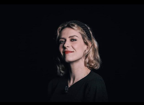 𝚂𝚊𝚛𝚊🖤//Team Rowena🖤🥀// tweet media