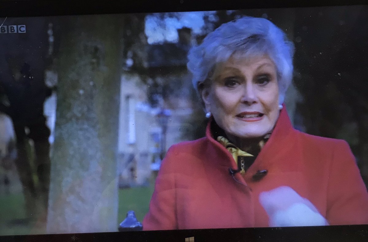 KnightAyton's tweet image. Head over to @BBCOne now for HealthCheck UK Live - as Angela Rippon reports on ways to keep your brain active during lockdown (segment filmed 4th March 2020) #HealthCheckUK