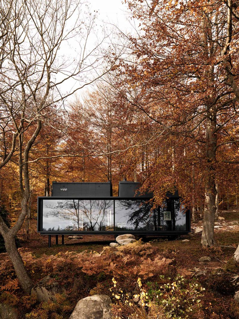 ROOM2030_'s tweet photo. Viviendas para una cuarentena I Vipp Shelter. Lago Immeln, Suecia [2014]. https://t.co/ZGoyzDqYUn #yomequedoencasa #bemodular https://t.co/sitoaw7Kpt