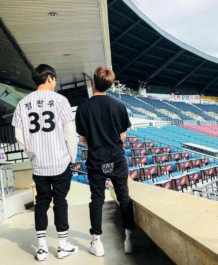180cm 넘는 남돌봇 tweet media