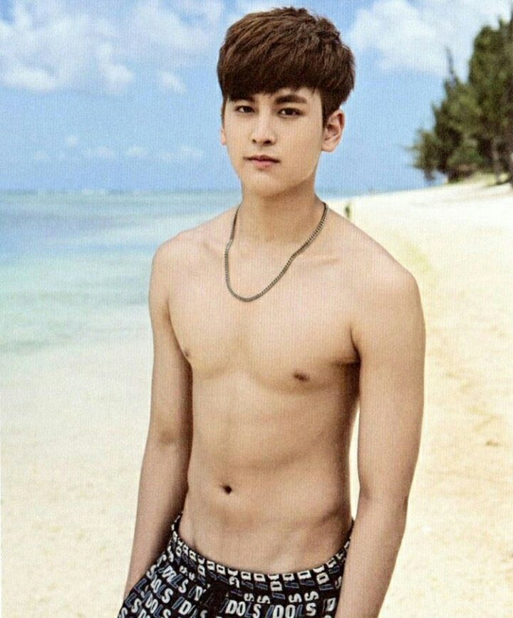180cm 넘는 남돌봇 tweet media