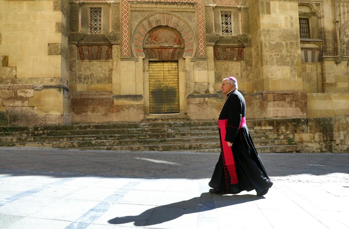 Las Crónicas de los principales diarios de la ciudad de un Domingo de Ramos sin cofradías en la calle en Noticias Cofrades de hermandaddelapasion.org