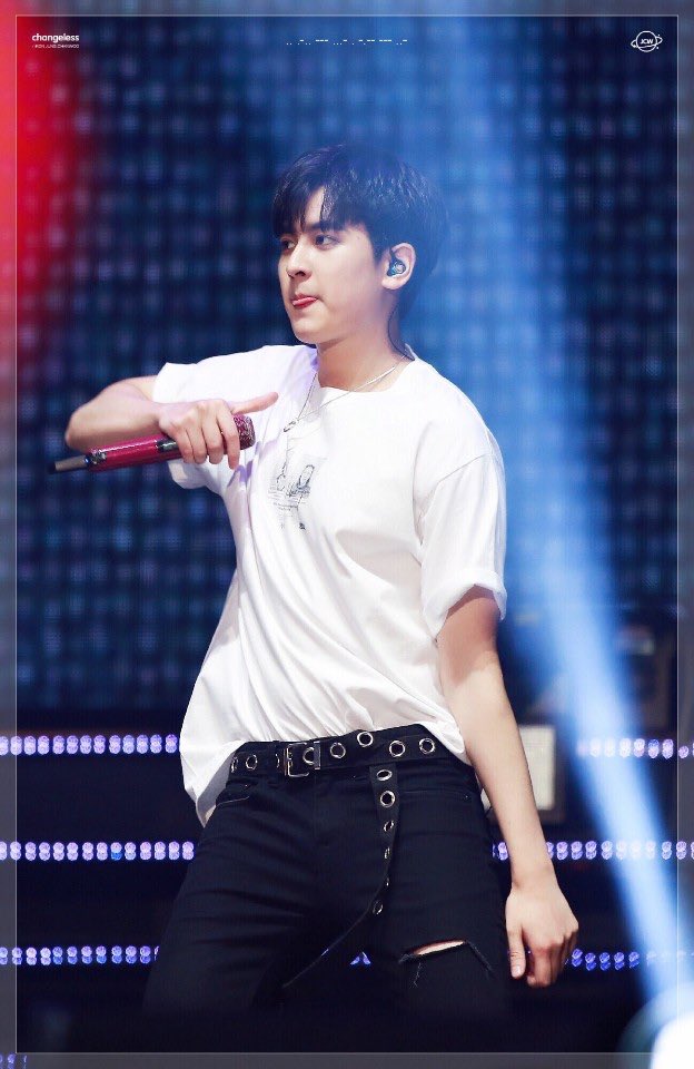 180cm 넘는 남돌봇 tweet media