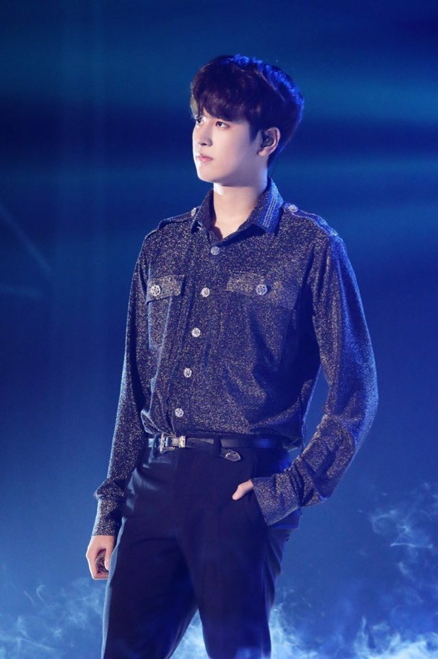 180cm 넘는 남돌봇 tweet media