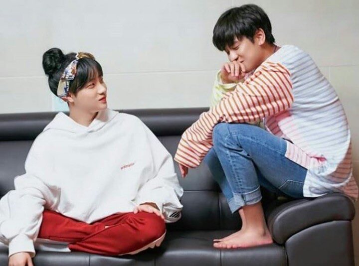 180cm 넘는 남돌봇 tweet media