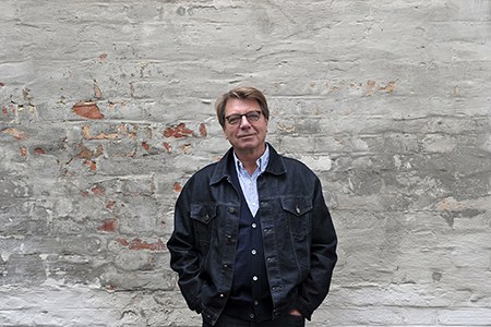 mit-#schreiben!
"träumen"
START der onlineklasse mit schriftsteller PETER ROSEI!
teilnahme kostenfrei (einfach registrieren) bis 18.5.
>> sfd.at/traeumen
die ersten zeilen sind vorgegeben. alles ist möglich: #prosa, #poesie oder (mikro)dramatisches. #drama
<a href="/ResidenzVerlag/">Residenz Verlag</a>