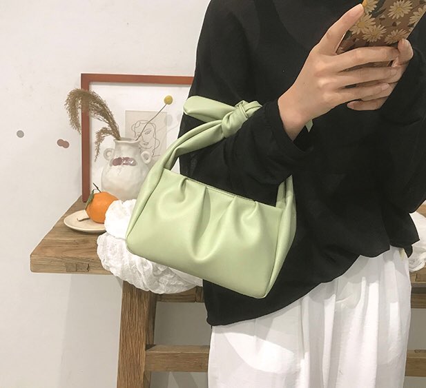 BeforeMonday_co's tweet photo. 🥨BeforeMonday 💛[สุ่มแจก]💛 กระเป๋าแบบนี้ 3ใบ มูลค่าใบละ 390- เลือกสีได้ มี4สีน้า เหลือง,ม่วง,ขาว,เขียว ของจริงสีสวยม๊าก แค่ Retweet+Follow✔️ สุ่มจากคนรีน้า https://t.co/xlNn0rT1is