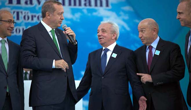 kacsaatolduson's tweet photo. 424.4 milyon tl vergi borcu silinen Cengiz Holding, "Biz Bize Yeteriz Türkiyem” kampanyasına sadece 34 milyon tl bağış yapalı birkaç saat oldu. https://t.co/uHKQewwTAw