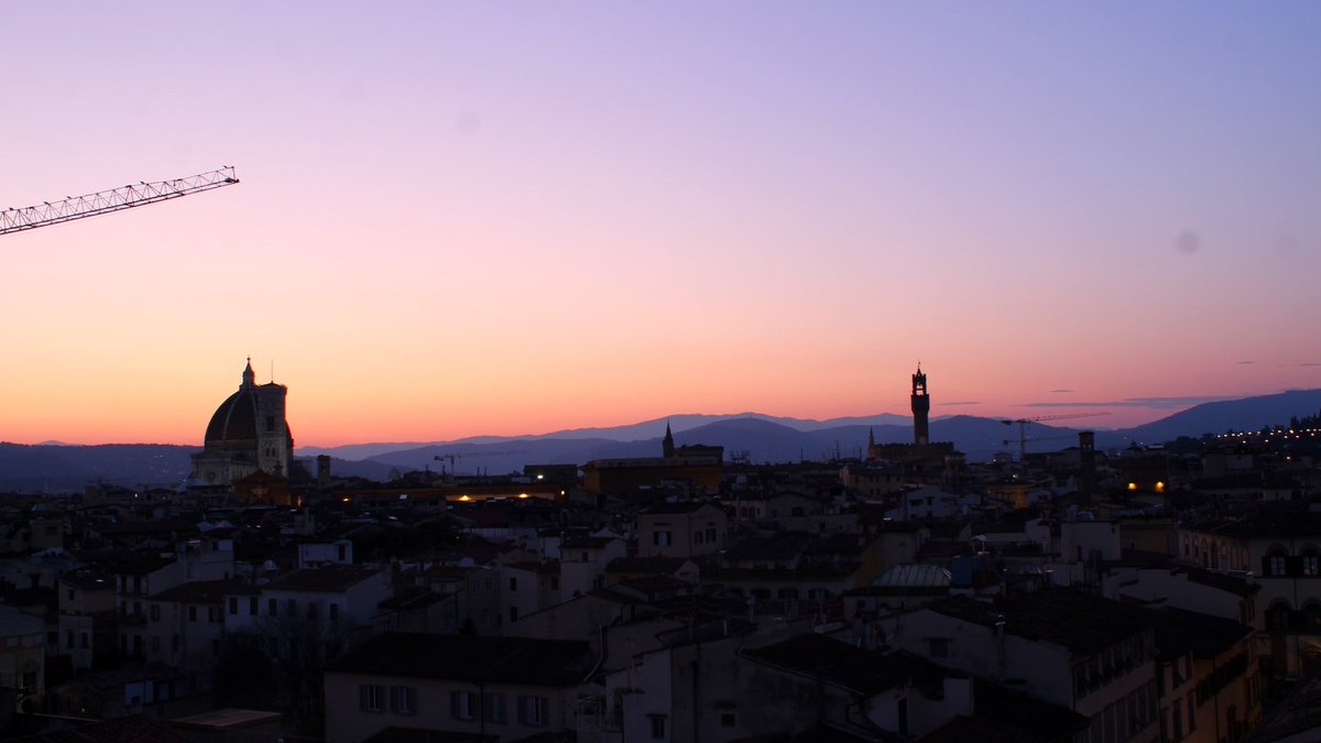 deckchairhq's tweet photo. Florence, first light โค๏ธ
Enjoy stunning #sunrises thanks to the virtual #deckchairview atop the @WestinFlorence
#WestinFlorence #italia #firenze #italy #florence #sunriseoftheday #toscana #florenceitaly #virtualtourist #florenceview #exploretheworldfromhome https://t.co/bCWj8rHH1u