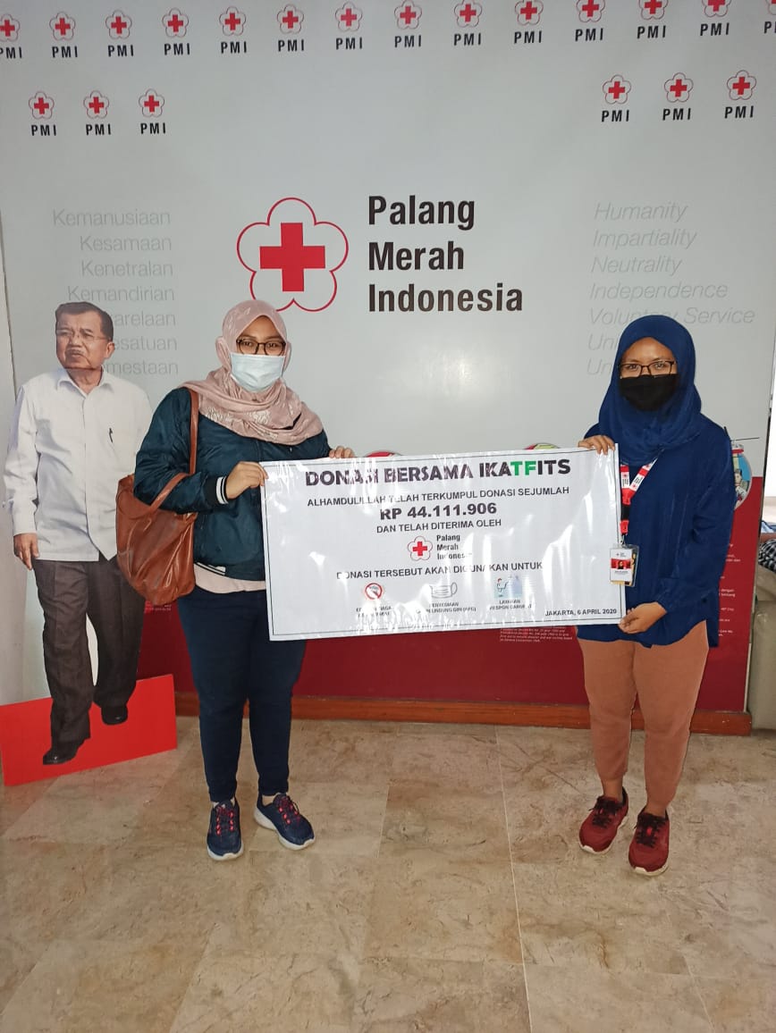 ikatfits's tweet photo. Alhamdulillah siang tadi Ning Ira TF 13 dan Ning Tasya TF 2011 selaku perwakilan dari IKA TF ITS memberikan hasil donasi yg telah terkumpul langsung k PMI. Semoga dapat digunakan secara maksimal, amiinnn. Matur suwun rekk!!!
#VIVATTF
#Togetherforever
#IKATFITS https://t.co/n8bsX39izt