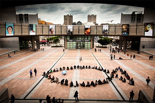 Pew France tweet media