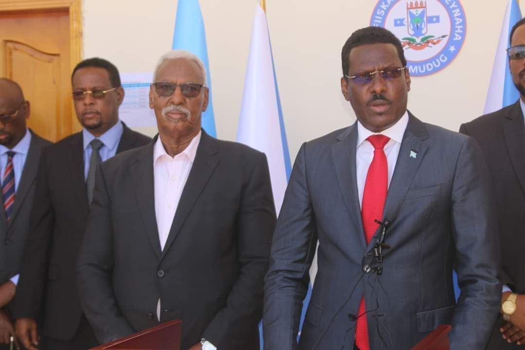 DalsoorNews's tweet photo. Madaxweynaha Galmudug Axmed Cabdi Kaariye Qoorqoor ayaa sheegay in isaga iyo Madaxweyne hore ee Galmudug  Xaaf ay ka heshiyeen #tabashadii uu qabay lana xaliyay #khilaafkii Galmudug. https://t.co/XUZidlARm4