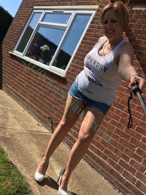 Don&rsquo;t forget to check out my new YouTube video which is set to Premiere for Monday 6th April at 11.30am<a href="/tag/louboutin"class="tags"><span>#louboutin</span></a><a href="/tag/stilettos"class="tags"><span>#stilettos</span></a><a href="/tag/windows"class="tags"><span>#windows</span></a><a href="/tag/earings"class="tags"><span>#earings</span></a><a href="/tag/highheel"class="tags"><span>#highheel</span></a>