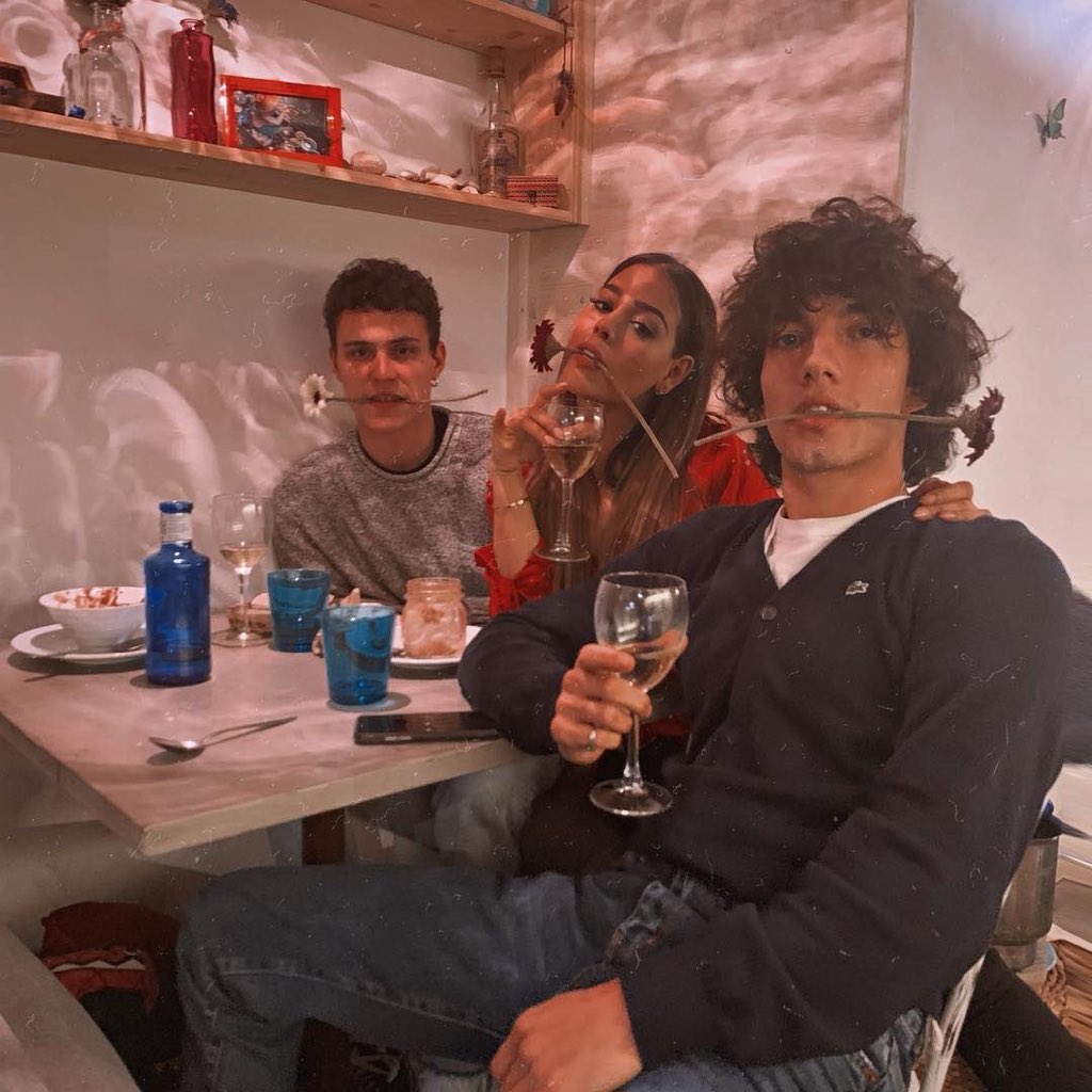 Aron Piper tweet media