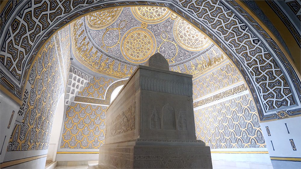 Inside Imam Termidhi´s shrine, in the city of Termez.Imam Termidhi was one of the greatest Islamic scholar and one of the main compilers of the sayings of the Prophet (hadith). Like most of the classical Islamic scholars, he was an ethnic Tajik from Khorasan.
