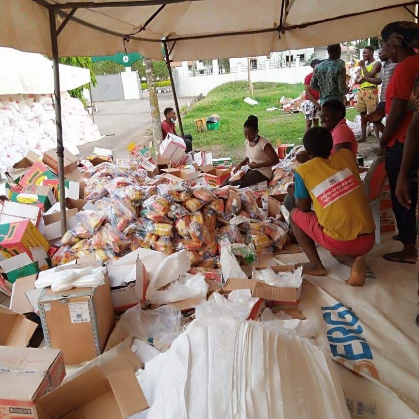 AyomideOmoo's tweet photo. Ekiti State Government commence distribution of food items to the vulnerable and poor masses.

#RestoringOurValues https://t.co/AZ6XleyVvM