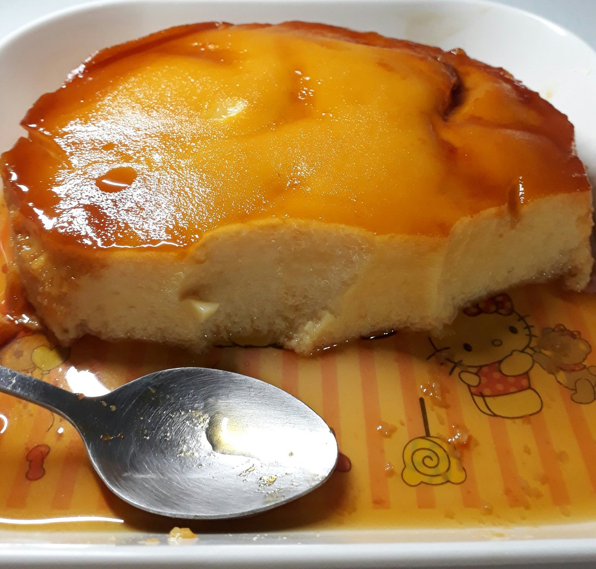 yniz14's tweet image. Yung natakam ka sa leche flan tas ginawan ka ng pang 5 servings 😂 

#chiefpartner
#luckygf 
#labnalab
