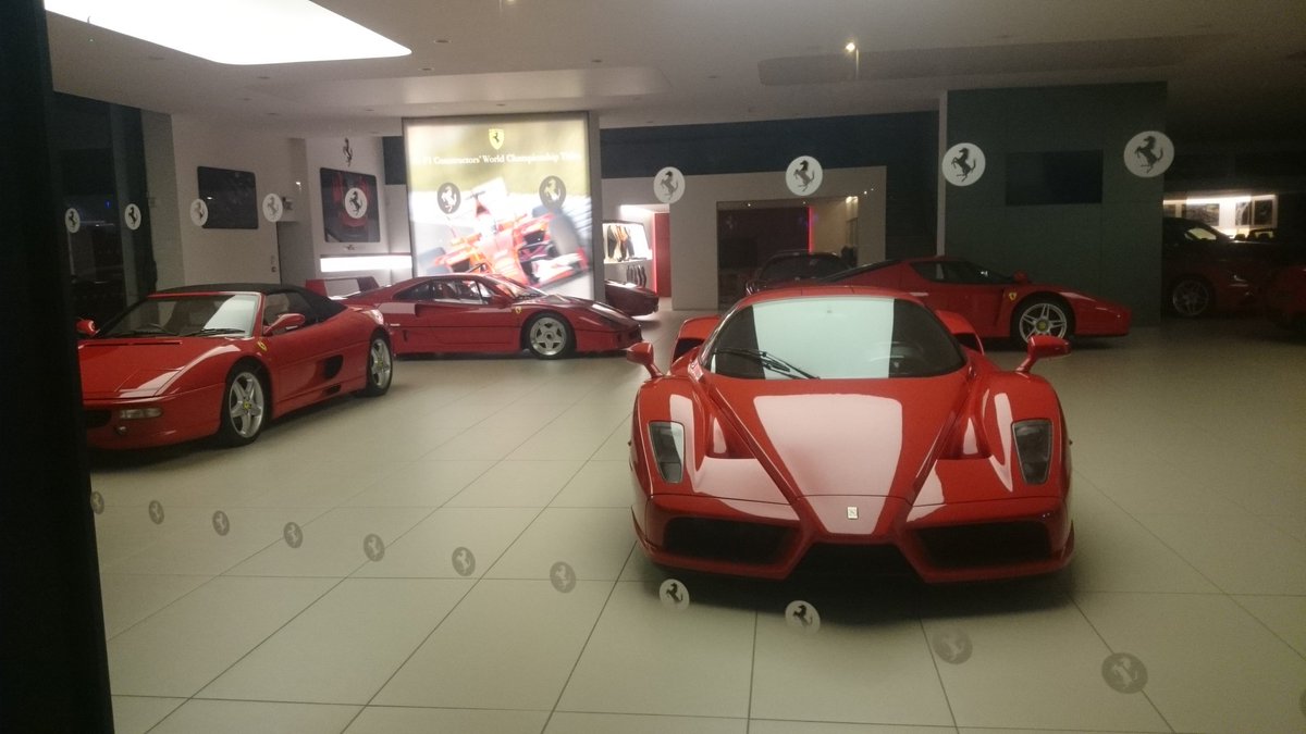 SteveMilnes77's tweet photo. @DRIVETRIBE Does it count taken through a dealership window? https://t.co/xWyAu8FQgC