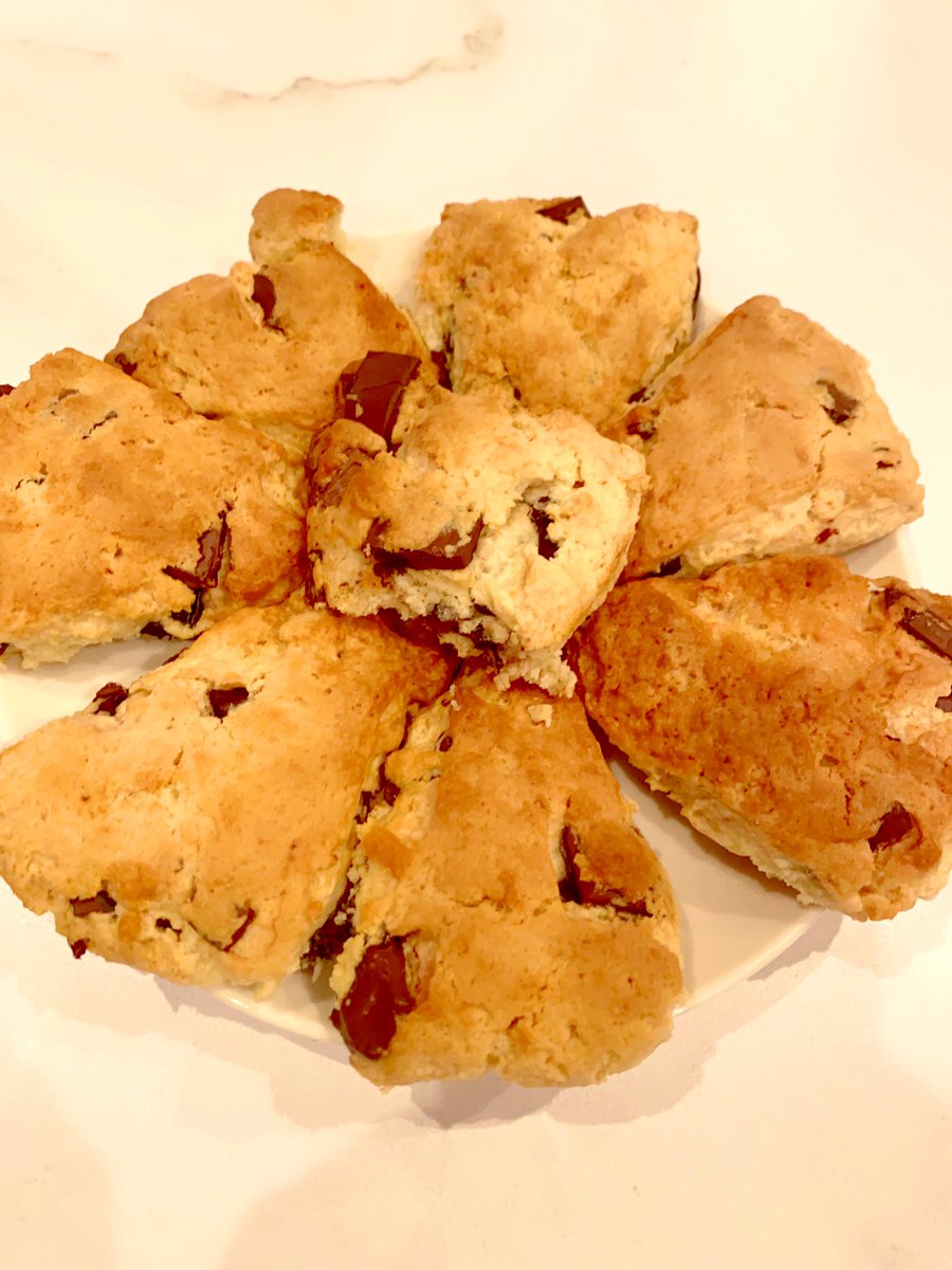 全然映えない手作りスコーン作った めちゃくちゃ美味しかった まいねのイラスト