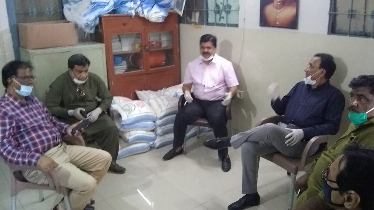 Ahsnikhan's tweet photo. Regarding the distribution of Relief equipment and Ration in #MQMPakistan in #PIBTownoffice #RCMember and deputy mayor @SArshadHasan68 #MemberRC @shakeelsyed98,@irshad_zafeer @ZahidMansori and #townincharge rao shamshad bhai are present with members committee. #KKFCares https://t.co/ohUEsGuy1a