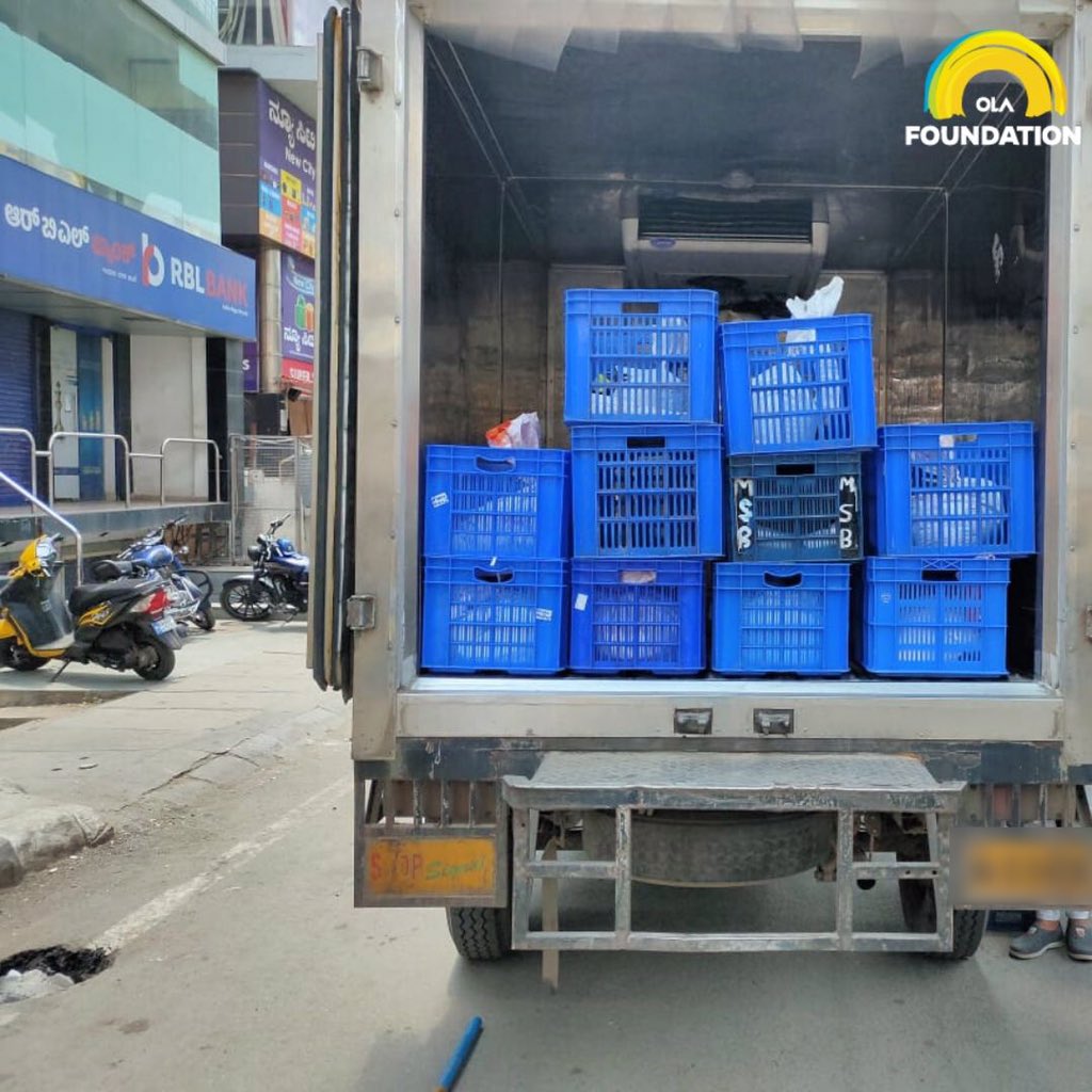 Olacabs's tweet photo. A huge thank you to the teams working round the clock to make sure essential supplies reach drivers and their families who have been impacted by the lockdown. Proud to help move those, who move us.  #StrongerTogether
To contribute: https://t.co/1LYCjBcUJf https://t.co/91rMIleQ5j