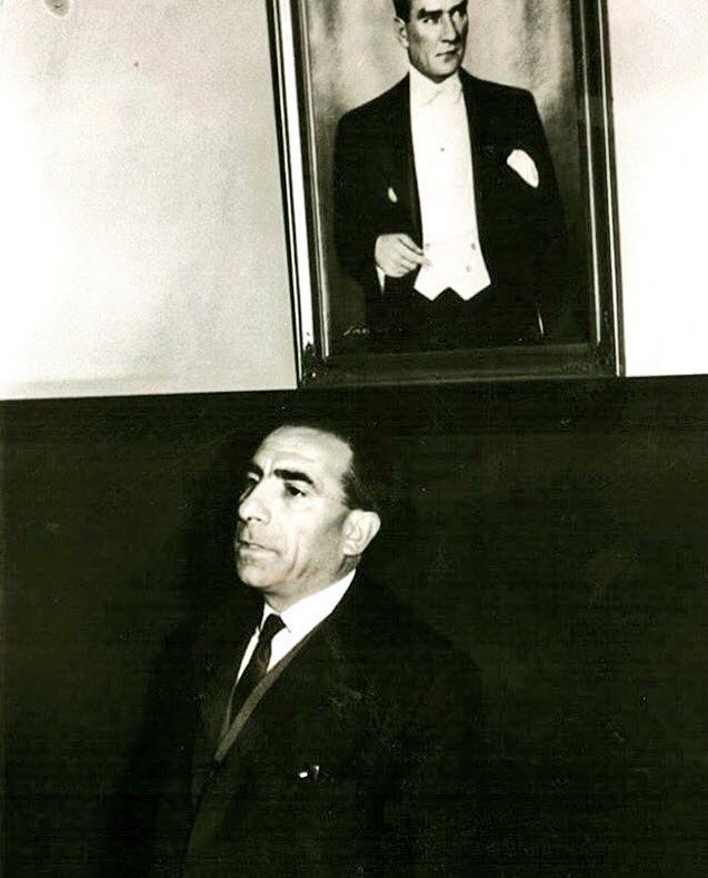 ZaferGunees's tweet photo. "Emri ilahi gelende,
Ciğerparen Bozkurtların
Deli divaneye döndü." https://t.co/2h19XUwi17
