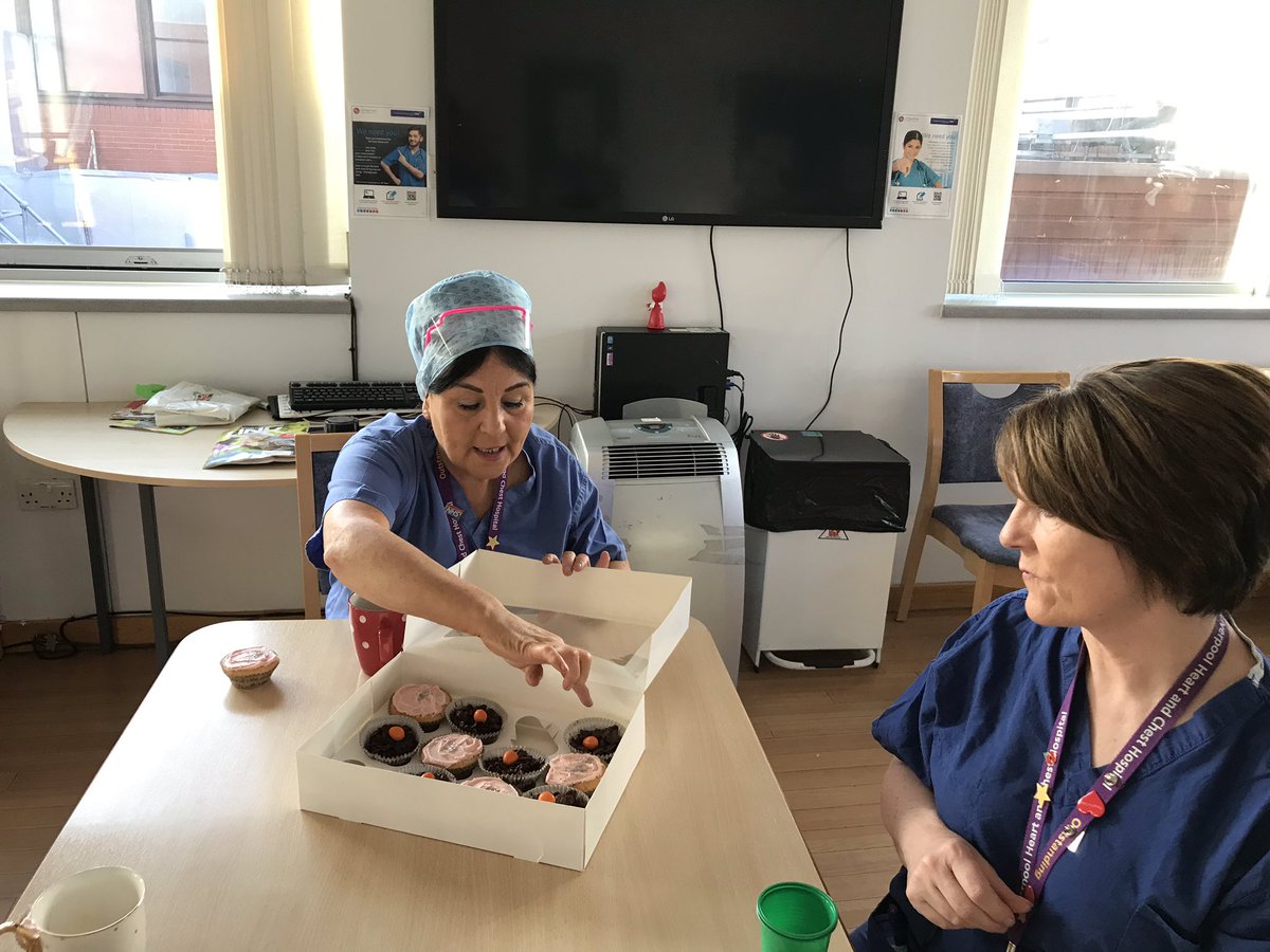 Mikeshackcloth's tweet photo. More cakes from @emmagreenwoo and @HighLeghPrimary for the dedicated theatre staff @LHCHFT. Thanks for your support https://t.co/JleCXcXzry
