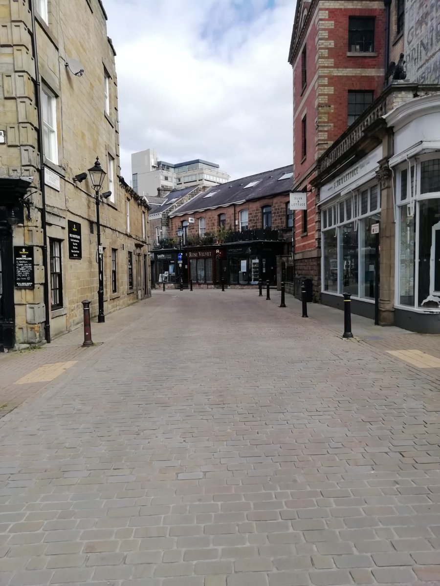 CESschools's tweet photo. After 2 weeks in isolation, Duncan, the #CESHarrogate Principal went for his once a day exercise and found a very empty town. Recognise any of these quiet looking places? Hopefully will be back to normal soon! ✨🌍🏃🏻‍♂️👍🏼
#cesschools #ces #stayhome #learnenglish #studyabroad https://t.co/7RkIzdjduj
