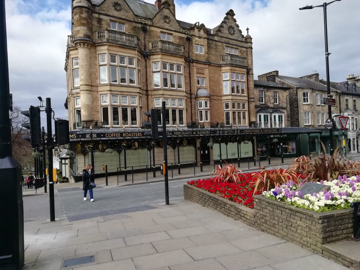 CESschools's tweet photo. After 2 weeks in isolation, Duncan, the #CESHarrogate Principal went for his once a day exercise and found a very empty town. Recognise any of these quiet looking places? Hopefully will be back to normal soon! ✨🌍🏃🏻‍♂️👍🏼
#cesschools #ces #stayhome #learnenglish #studyabroad https://t.co/7RkIzdjduj