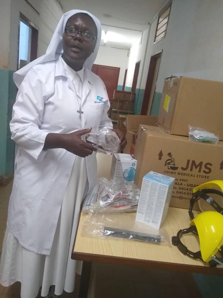 WinnieNambatya's tweet photo. Lacor hospital pharmacy team has not given up ensuring that all the essential items needed during this pandemic are available for the rest of the health workers in the hospital. @gulu_ams @CW_Pharmacists @DrDianeAshiru @ReturnoftheVIC #CwPAM https://t.co/z8cvdRNiXj
