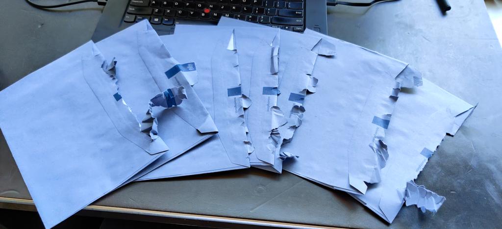 Obbe_nl's tweet photo. Oh..gelukkig . belastingdienst werkt gewoon door... Ik mag als kleine ondernemer ook bijdragen.#Corona #belastingdienst #welveelpost https://t.co/QS0DOFxqI2