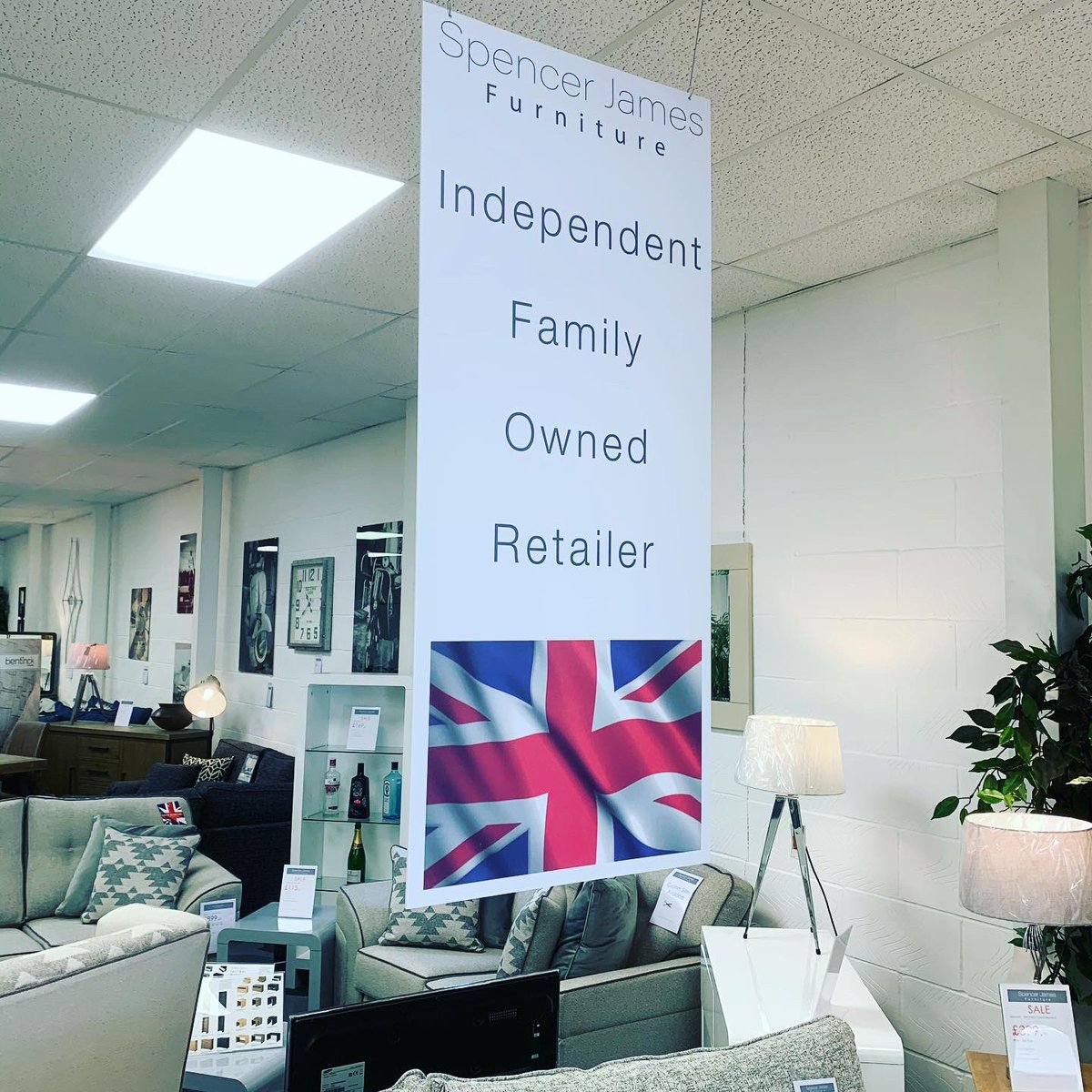 print_davidm's tweet photo. PRINTED FOAMEX SIGN BOARDS double sided hanging signs. For internal or external use. Contact us on 07792 499908 for a Free design and survey.
#shopsigns #foamexsigns #printedsigns #essex #london #foamboards https://t.co/00K0pCpeL3