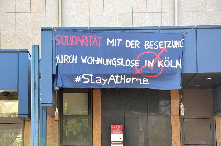 FreiraumeH's tweet photo. Frisches Lüftchen gefällig?
Dann ab nach draußen, denn beim Spaziergang zu Sedanallee und Platz der Weißen Rose gibts ab jetzt Verschönerungen.

Die Tranpis freuen sich übrigens über Zuwachs.
@SeebrueckeHi
@eg_hildesheim 
@afn_hildesheim
@SDSHildesheim 
@PARTEIhi
@FFFhildesheim https://t.co/29qT6lE1Oh