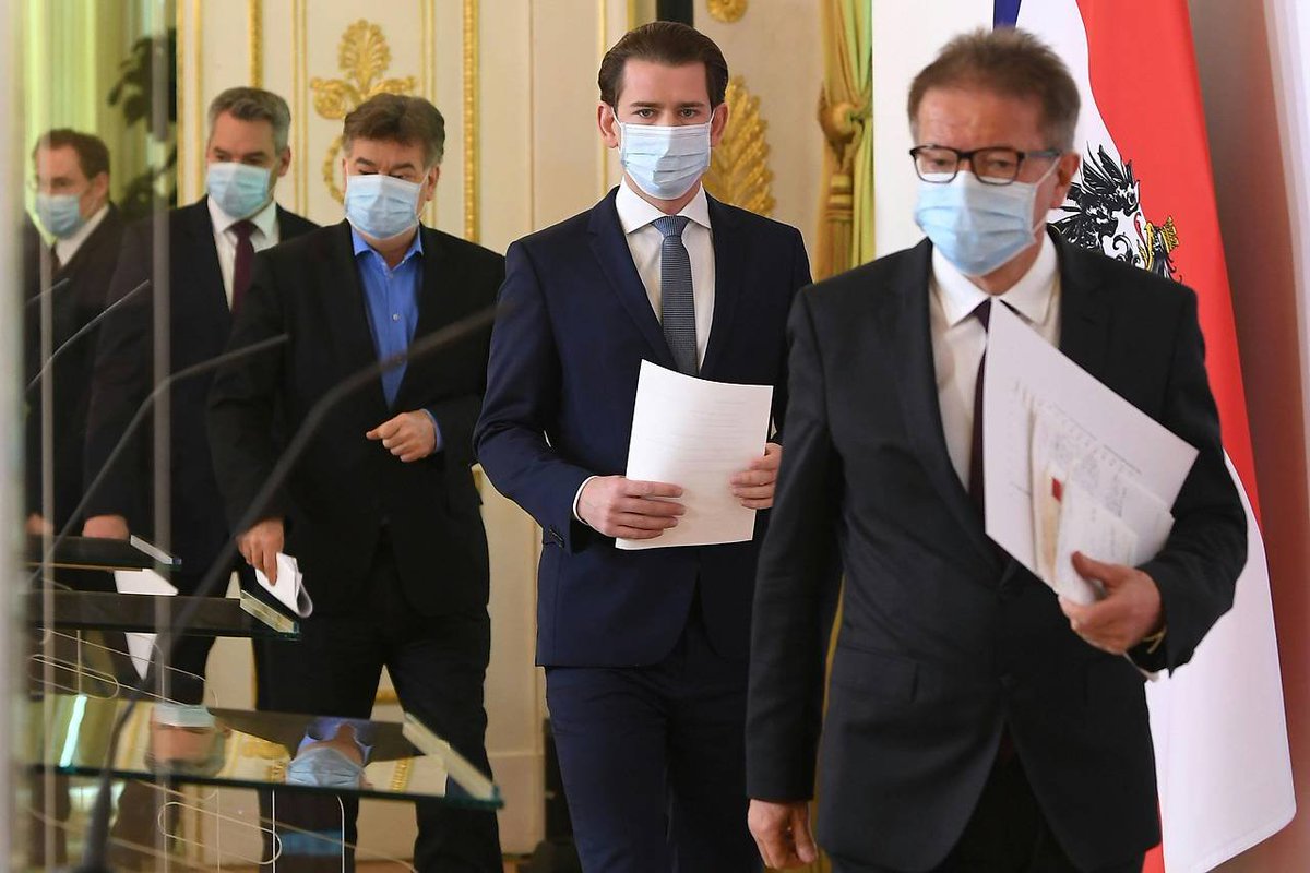 After months of denial about masks, expect other governments to follow suit and start introducing mandatory mask-wearing (Czechia was an early leader in this). This is the Austrian government today:  #Masks4All  #MaskeAuf