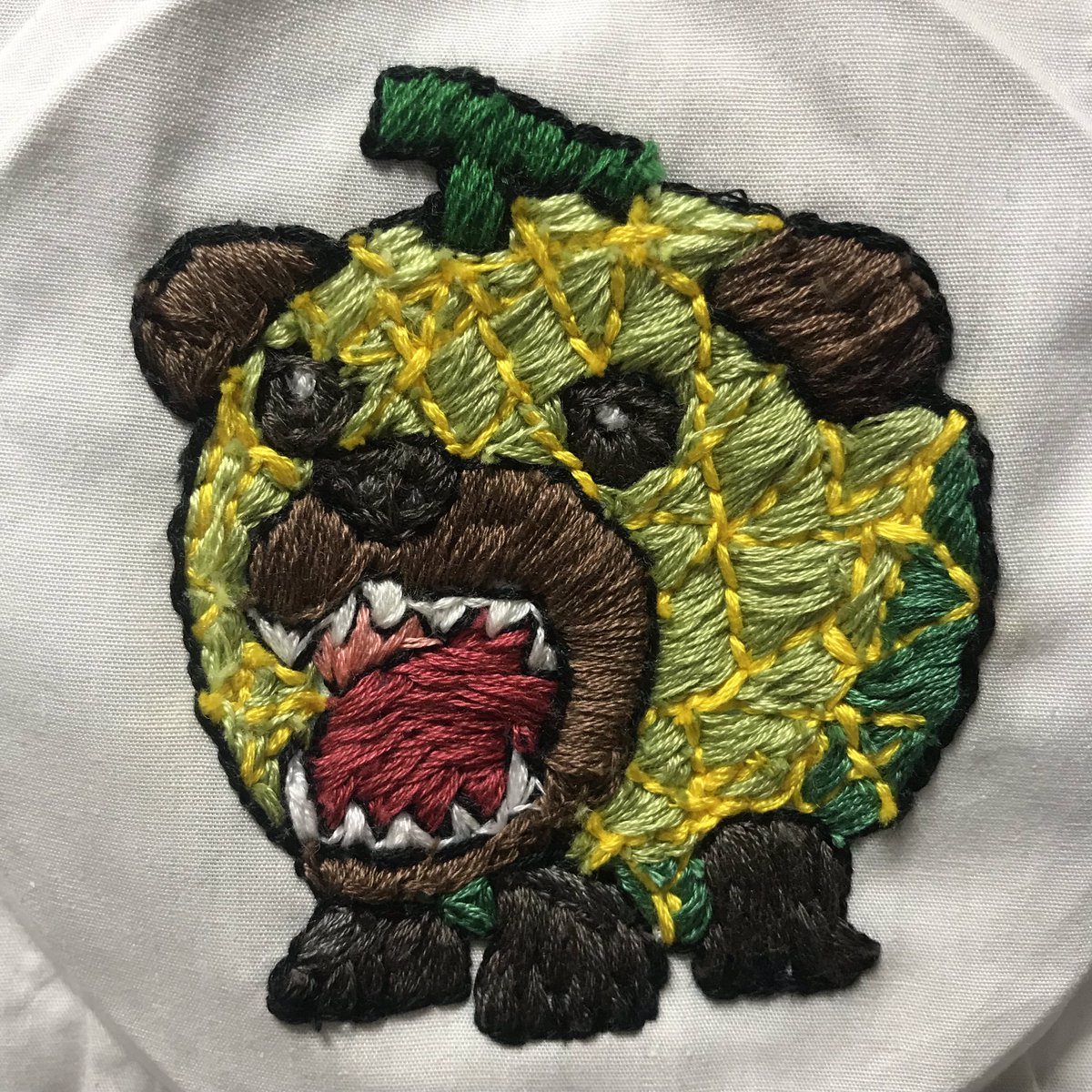 あみぴょん בטוויטר 刺繍 フリーステッチング メロン熊 北海道夕張市 全国的に怖いキャラで有名なメロン熊さん コロナウイルスがおさまったらまた皆んなを食べたいみたい リアルなのは怖すぎて作れなかった イラストベースで作りました