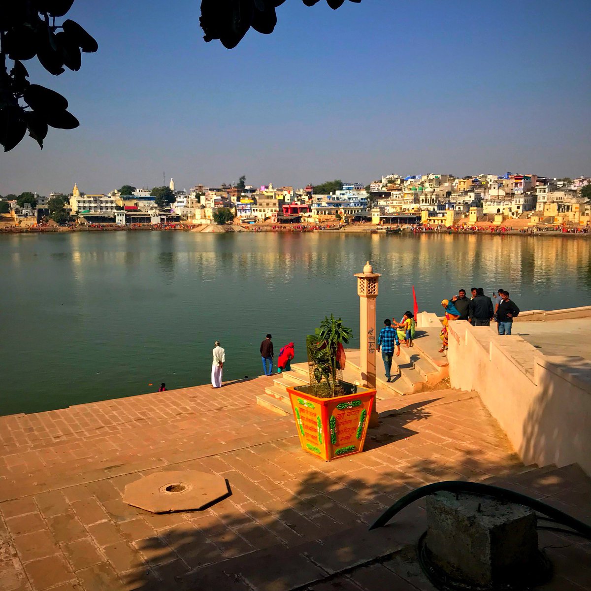 travelnelipot's tweet photo. Bathing Ghats in Pushkar with views of the city! 😍🇮🇳 Pushkar Lake is also believed to have great healing and purifying powers 😯
Get in the know, click the link in the bio! & Follow us for more insights daily 🤗
#india #pushkar #bathingghats #ghats #pushkarlake #respect https://t.co/pwPFhvPs0s