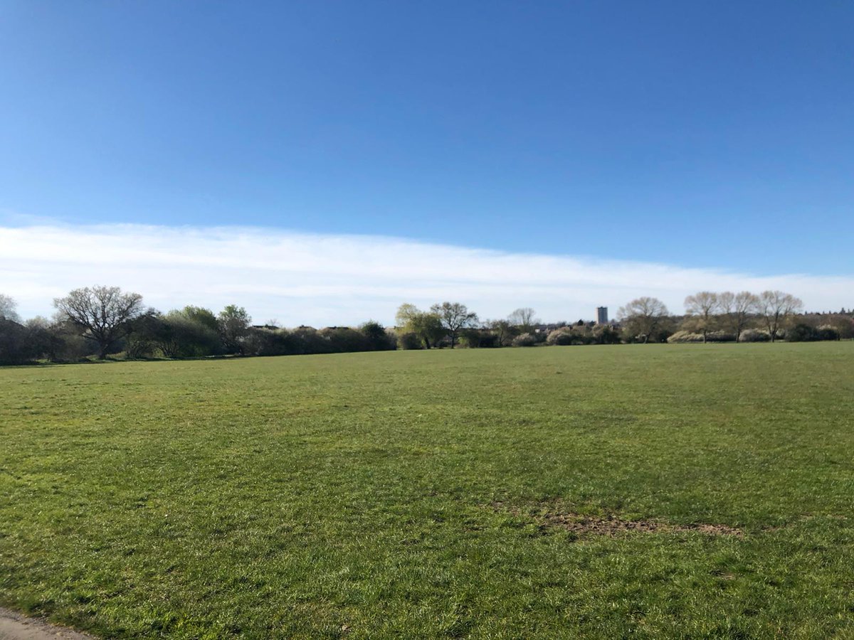LBofHavering's tweet photo. This was Raphaels Park Sun afternoon. We want to celebrate and thank residents who stayed at home at the weekend, despite the temptation of a lovely day. Vast majority of residents are doing the right thing. Let's celebrate the good 🥚s rather than giving notoriety to the bad 🍏s https://t.co/gNZ7OxRwtw