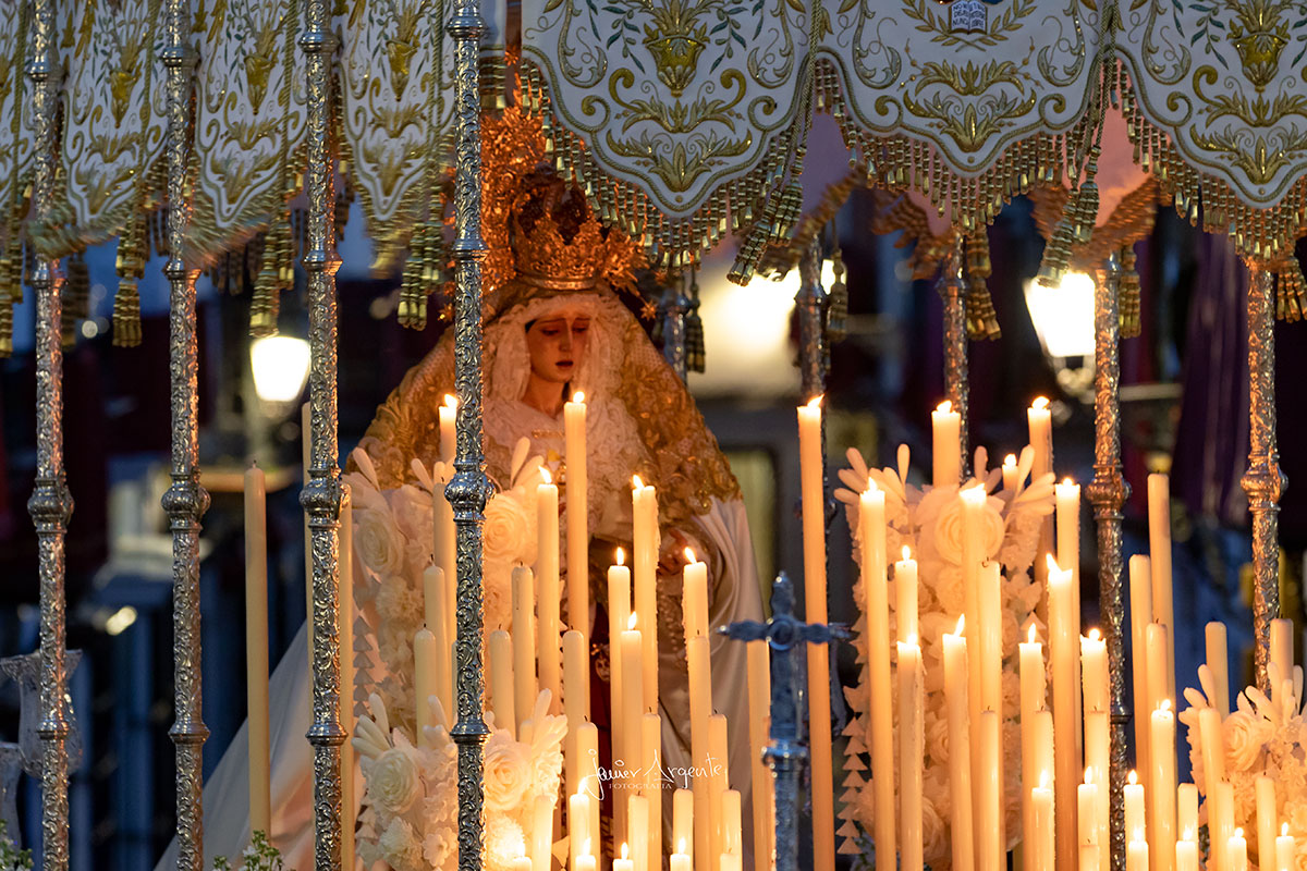 Queridos hermanos <a href="/Cautivo_Coria/">Hermandad Cautivo Coria del Río</a> , en este Lunes Santo tan diferente, el Señor Cautivo desata y abre sus manos para abrazar a Coria y su Barrio en un nuevo Lunes Santo. Todo nuestro cariño y apoyo. ¡Dulce Nombre de María, sed la salvación mía!. #LunesSanto #CautivoporAmor
