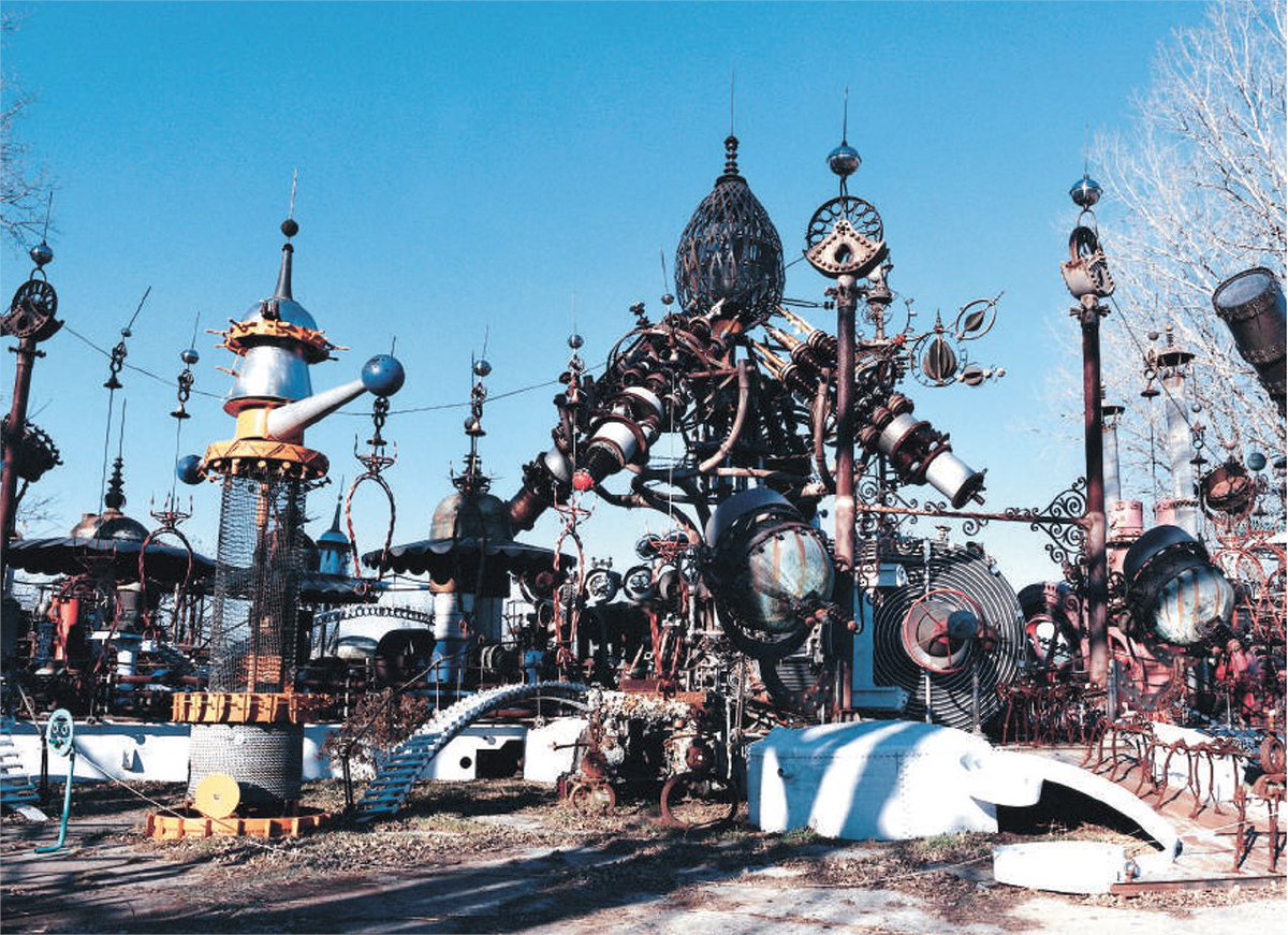 RawVisionMag's tweet photo. Visionary #selftaughtartist #TomOEvery (1939–2020), aka #DrEvermor, has passed away, at the age of 81. Every is best known for building #Forevertron, a massive construction designed to travel in space, located in #Lodi, #Wisconsin.
Photo: #TedDegener
#artenvironment #outsiderart https://t.co/5hH4m4mhN8