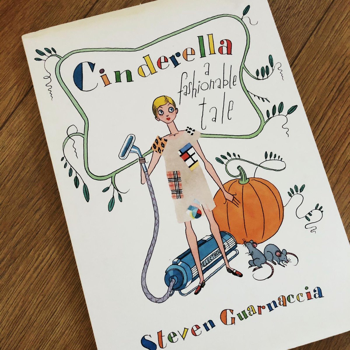 thejellyReading's tweet photo. This week at tots we are inspired by Steven Guarnaccia’s retelling of the story Cinderella as a fashionable tale and become fashion designers. Tying in with our daily walk by collecting flowers and leaves to use in our designs.
#makingthingstogether https://t.co/c5U4ovHMiw