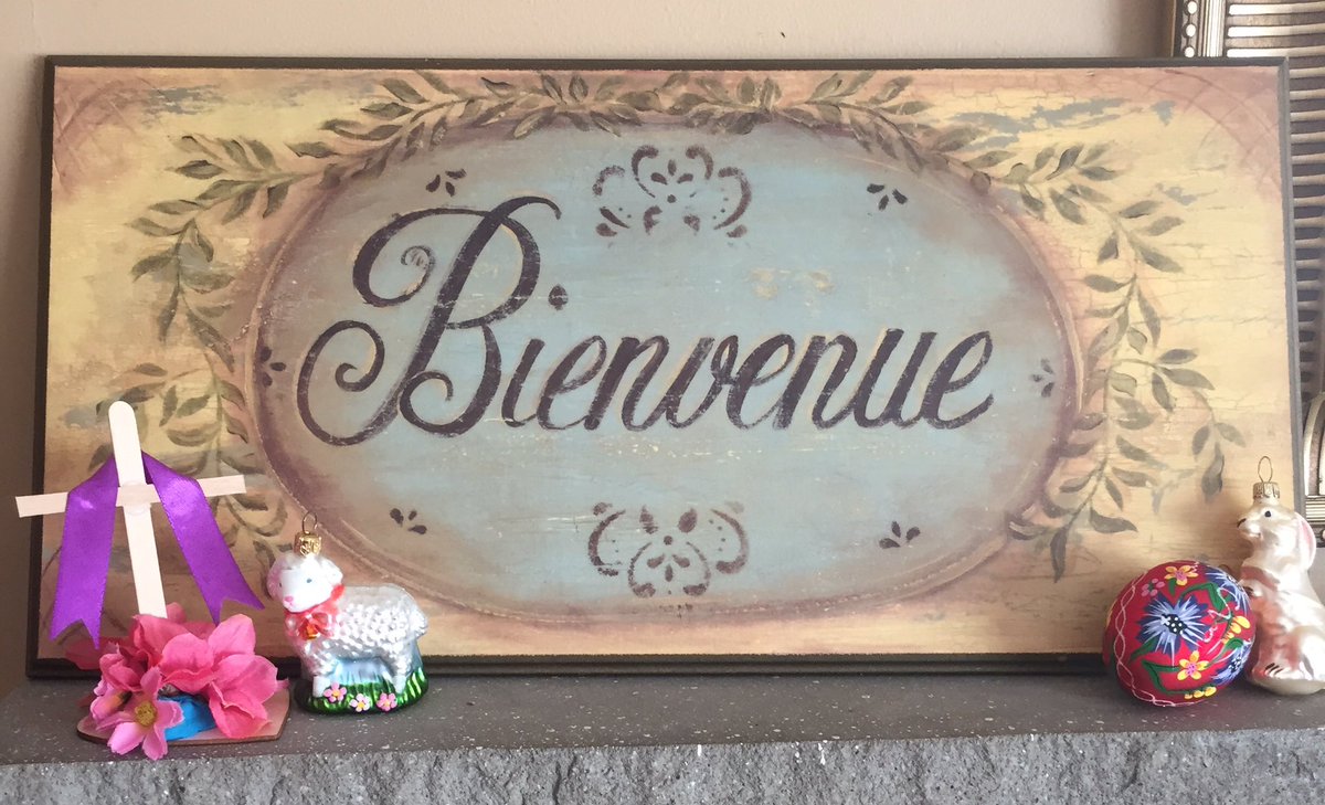 HawkenAnne's tweet photo. Excited to begin our next phase of learning; le francais chez nous! #togetheraparthcdsb @StTimothyHCDSB @HCDSB # https://t.co/UJqBqhMhHe